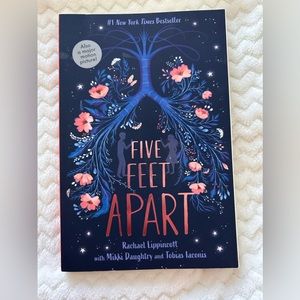 Five Feet Apart - Rachel Lippincott, Mikki Daughtry, Tobias Laconis